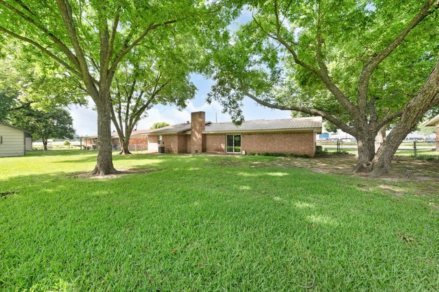 1804 Posey Lane, Sulphur Springs, TX 75482