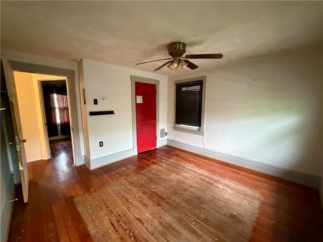 118 Ida Ave, Donora, PA 15033