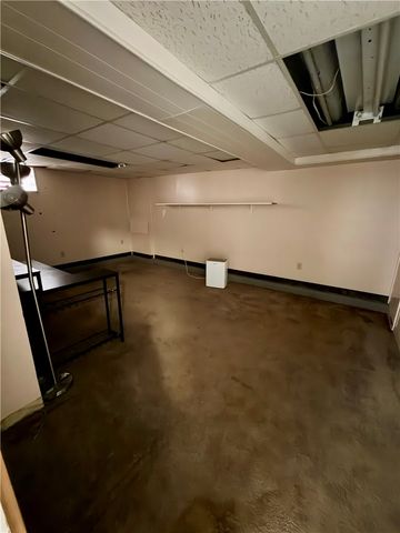 118 Ida Ave, Donora, PA 15033
