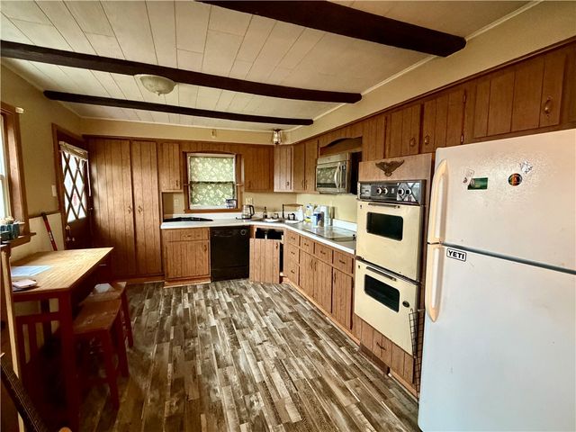 118 Ida Ave, Donora, PA 15033