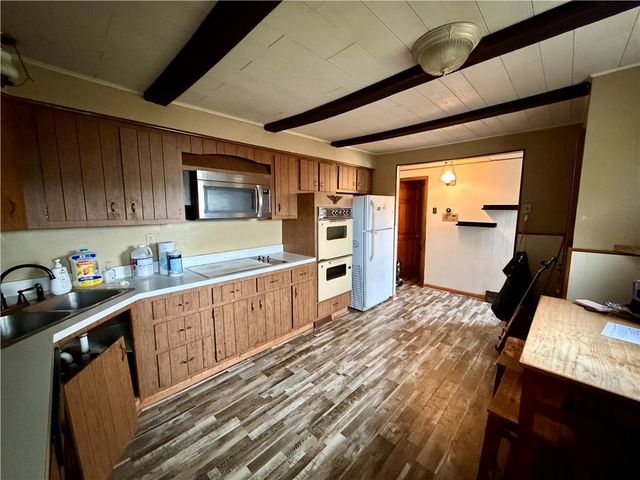118 Ida Ave, Donora, PA 15033