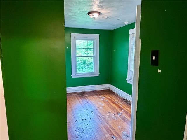 118 Ida Ave, Donora, PA 15033