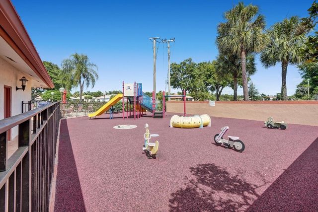 903 Congressional Way 903, Deerfield Beach, FL 33442