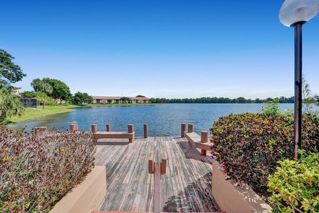 903 Congressional Way 903, Deerfield Beach, FL 33442