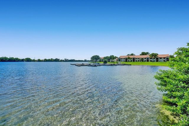 903 Congressional Way 903, Deerfield Beach, FL 33442