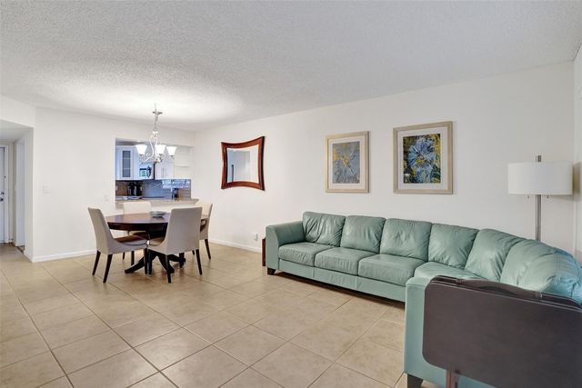 903 Congressional Way 903, Deerfield Beach, FL 33442