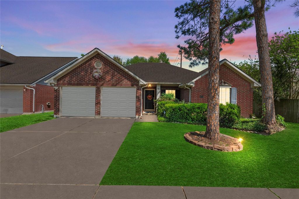 16423 Maple Downs Lane, Sugar Land, TX 77498