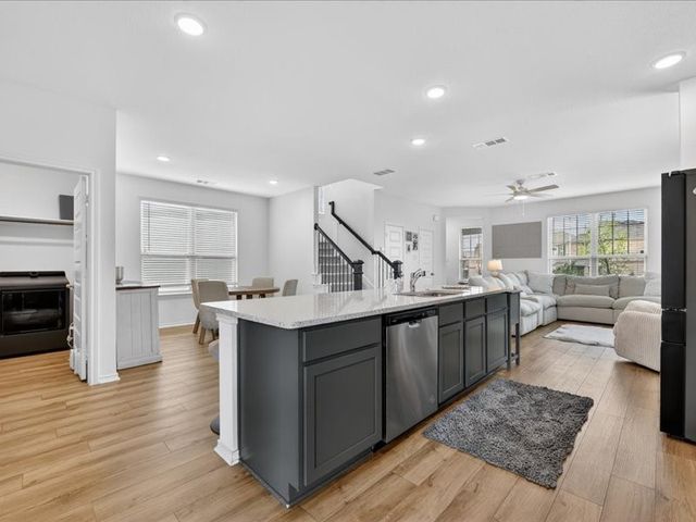 2921 Dixondale Drive, Fort Worth, TX 76108