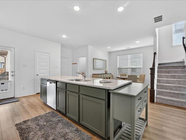 2921 Dixondale Drive, Fort Worth, TX 76108