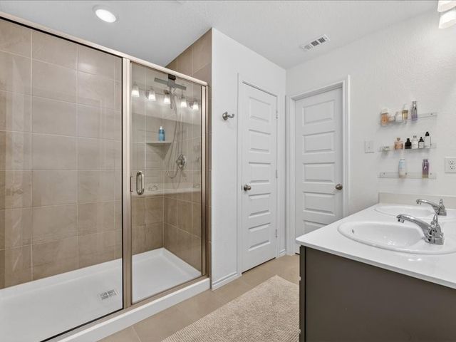 2921 Dixondale Drive, Fort Worth, TX 76108