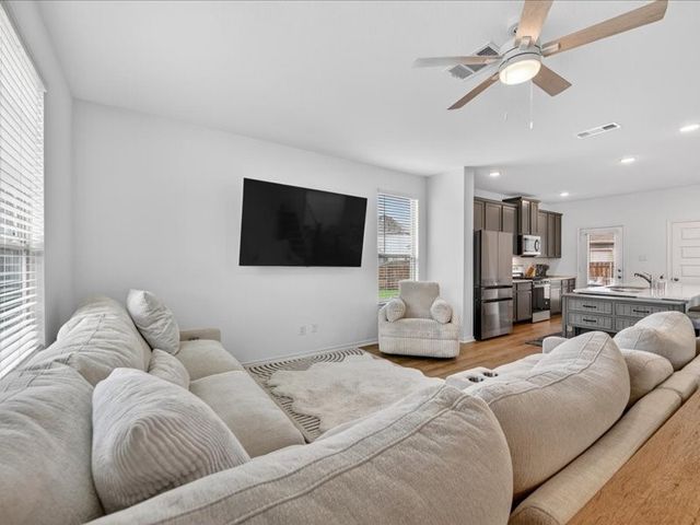 2921 Dixondale Drive, Fort Worth, TX 76108