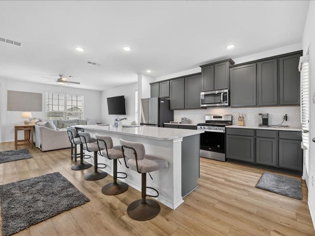 2921 Dixondale Drive, Fort Worth, TX 76108