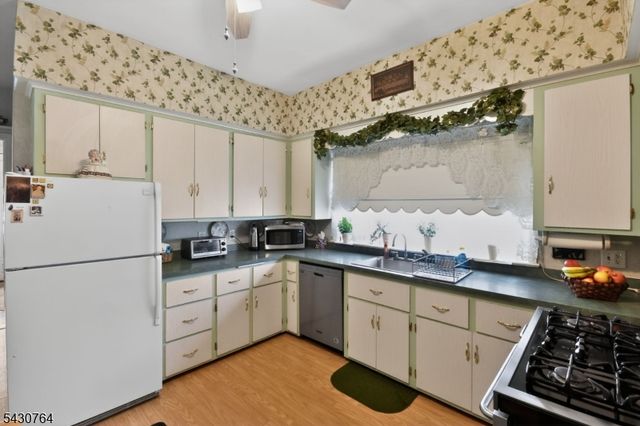 449 Central Ave, Rahway City, NJ 07065