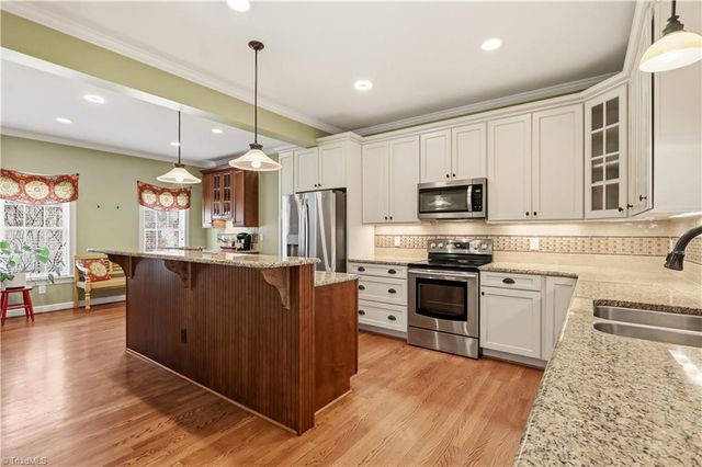 3617 Edgemoor Court, Clemmons, NC 27012