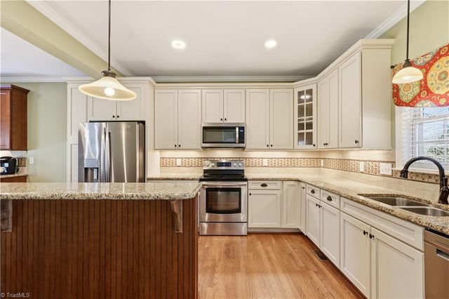 3617 Edgemoor Court, Clemmons, NC 27012