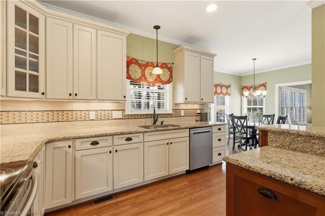 3617 Edgemoor Court, Clemmons, NC 27012