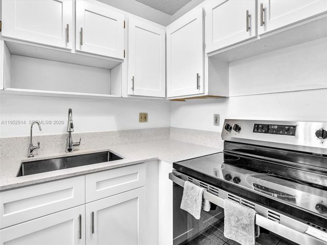 13500 NE 3rd Ct 121, North Miami, FL 33161