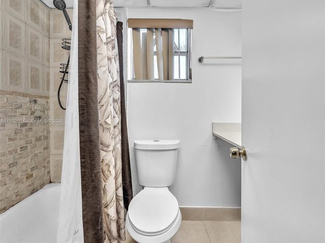 13500 NE 3rd Ct 121, North Miami, FL 33161