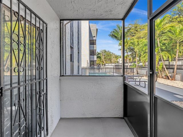 13500 NE 3rd Ct 121, North Miami, FL 33161