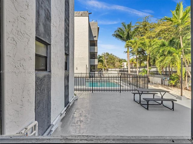 13500 NE 3rd Ct 121, North Miami, FL 33161