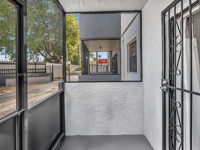 13500 NE 3rd Ct 121, North Miami, FL 33161