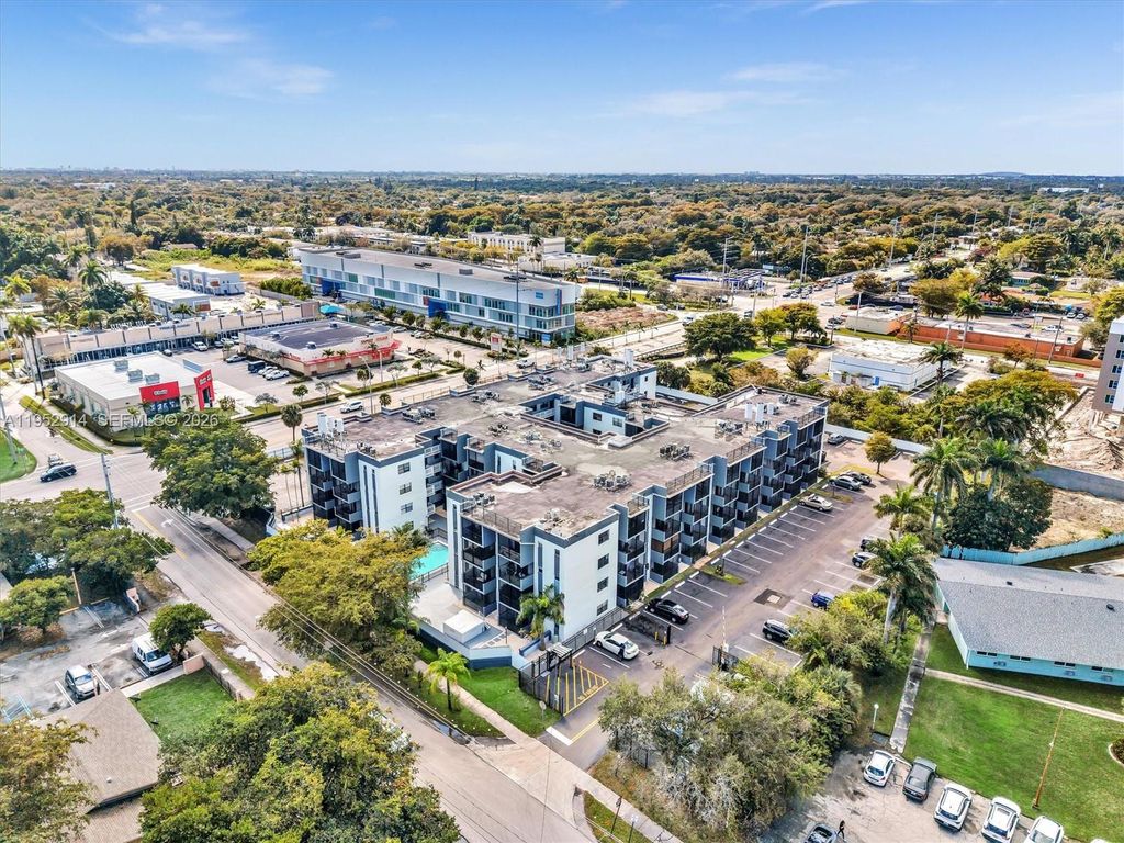 13500 NE 3rd Ct 121, North Miami, FL 33161