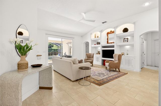 7524 LINDENHURST DRIVE, Orlando, FL 32836
