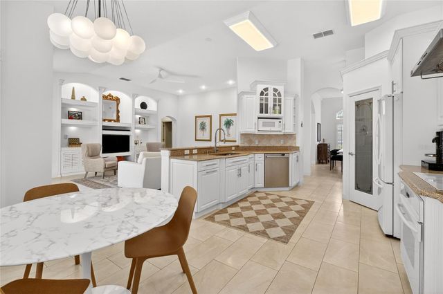 7524 LINDENHURST DRIVE, Orlando, FL 32836