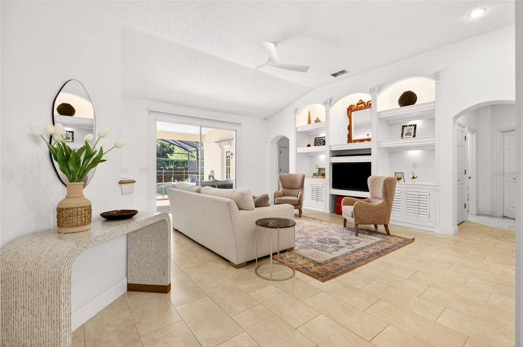 Image 3 of property listing at 7524 LINDENHURST DRIVE, Orlando, FL 32836