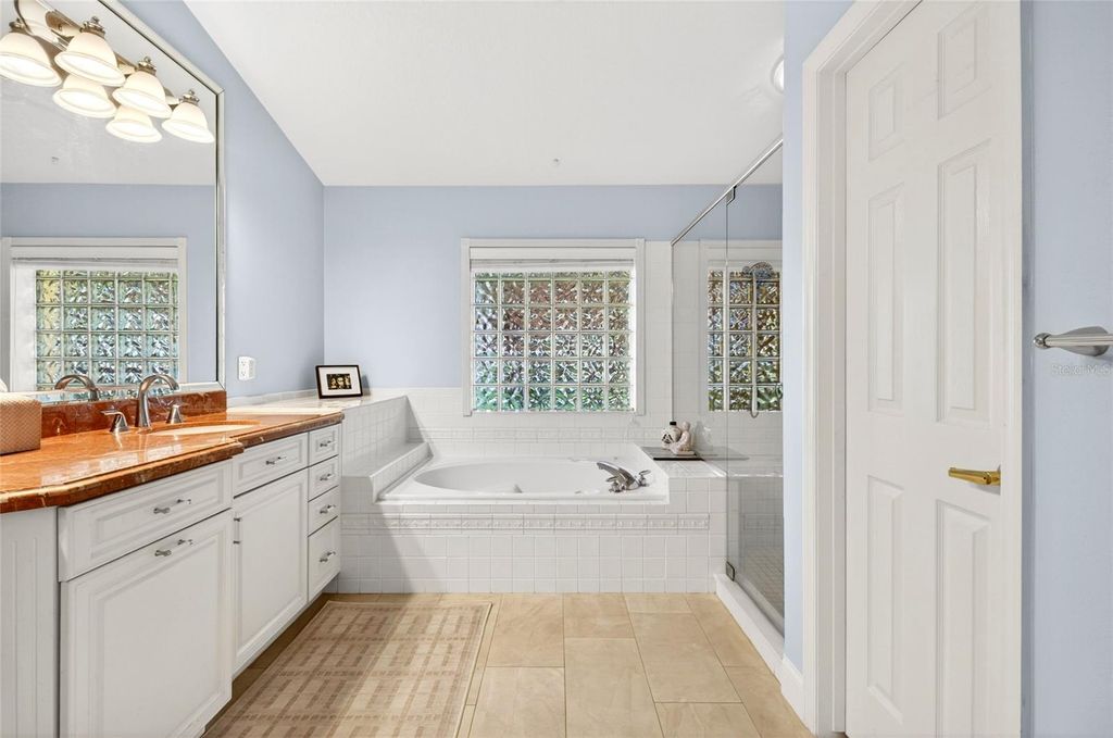 Image 28 of property listing at 7524 LINDENHURST DRIVE, Orlando, FL 32836