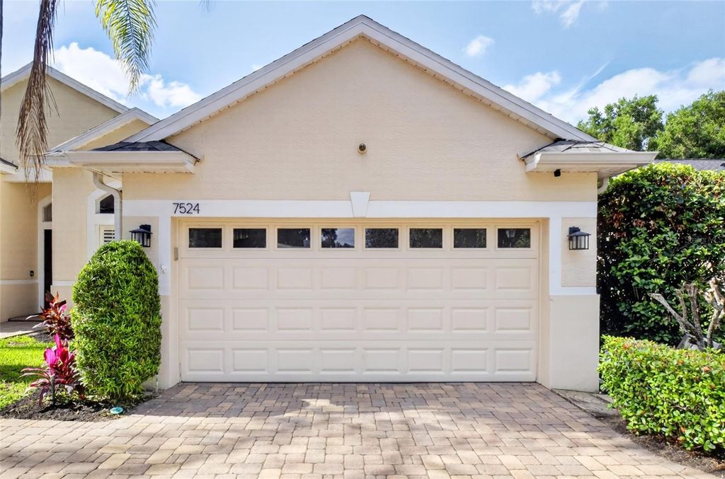 Image 41 of property listing at 7524 LINDENHURST DRIVE, Orlando, FL 32836