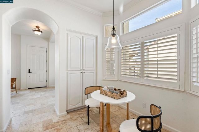 527 Gabriel Ct, Walnut Creek, CA 94597