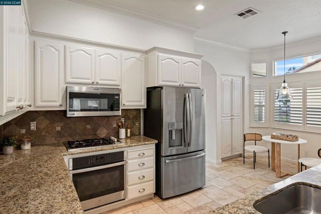 527 Gabriel Ct, Walnut Creek, CA 94597