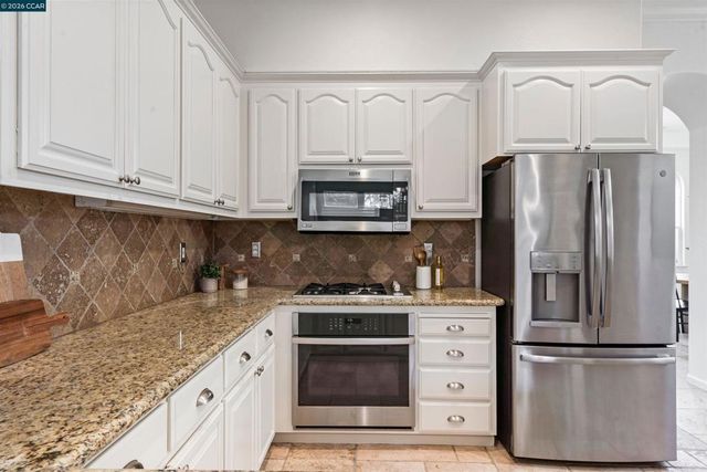 527 Gabriel Ct, Walnut Creek, CA 94597