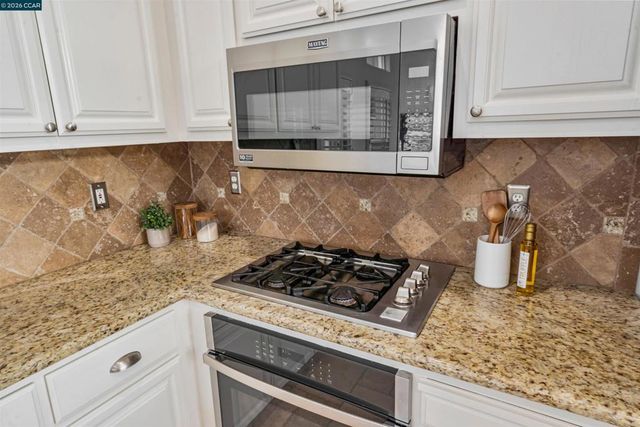 527 Gabriel Ct, Walnut Creek, CA 94597