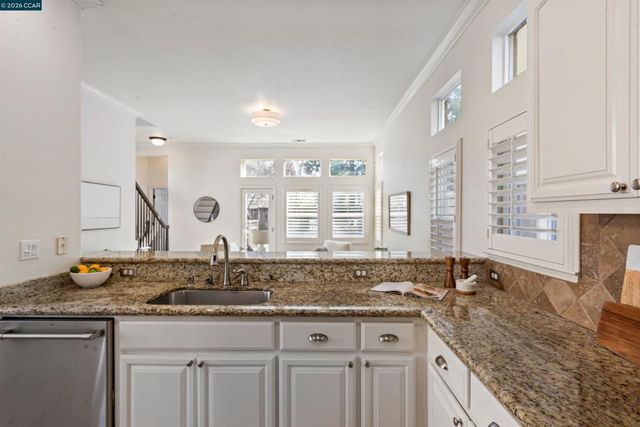 527 Gabriel Ct, Walnut Creek, CA 94597