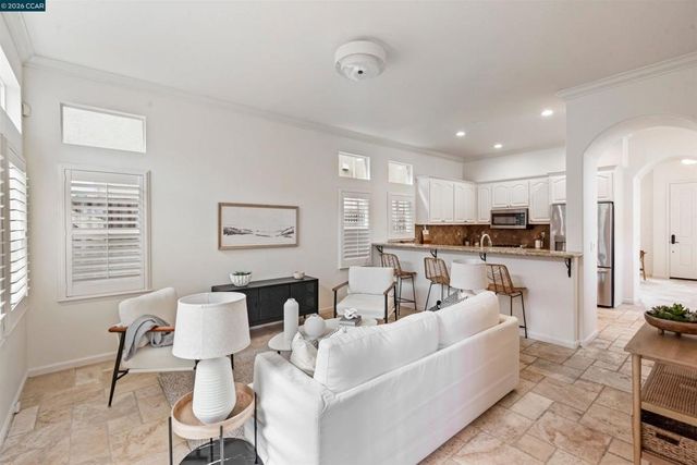 527 Gabriel Ct, Walnut Creek, CA 94597