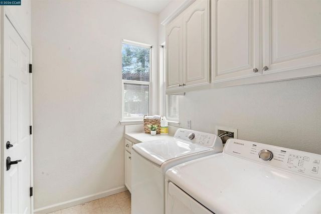 527 Gabriel Ct, Walnut Creek, CA 94597