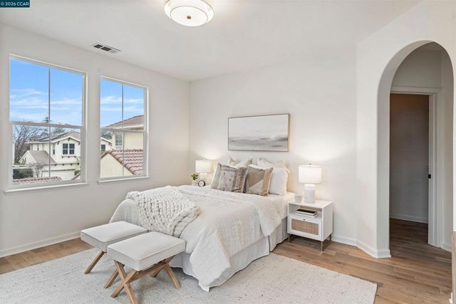 527 Gabriel Ct, Walnut Creek, CA 94597