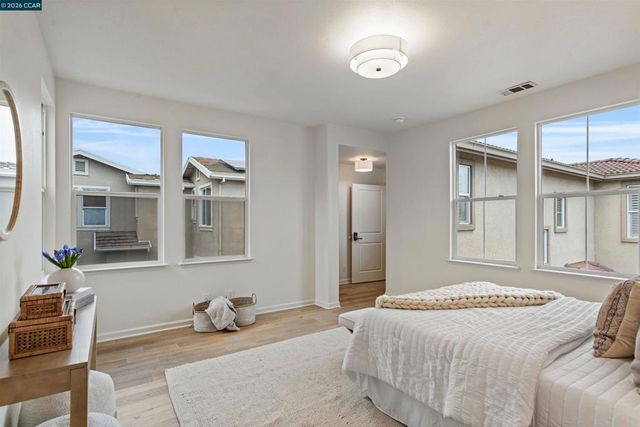 527 Gabriel Ct, Walnut Creek, CA 94597