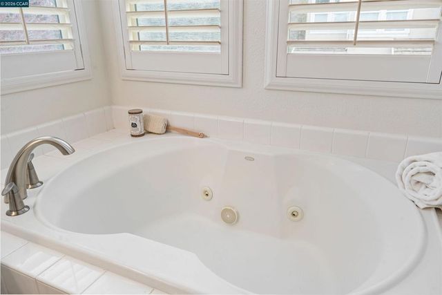 527 Gabriel Ct, Walnut Creek, CA 94597