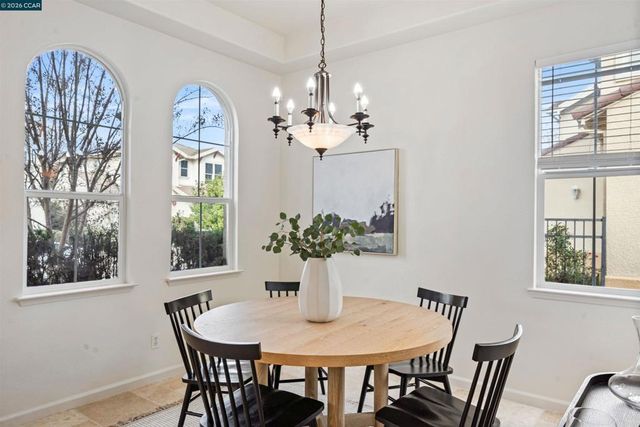 527 Gabriel Ct, Walnut Creek, CA 94597