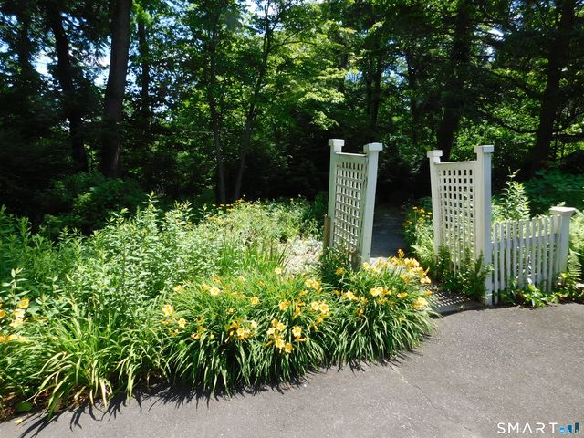 151 Great Quarter Road, Newtown, CT 06482