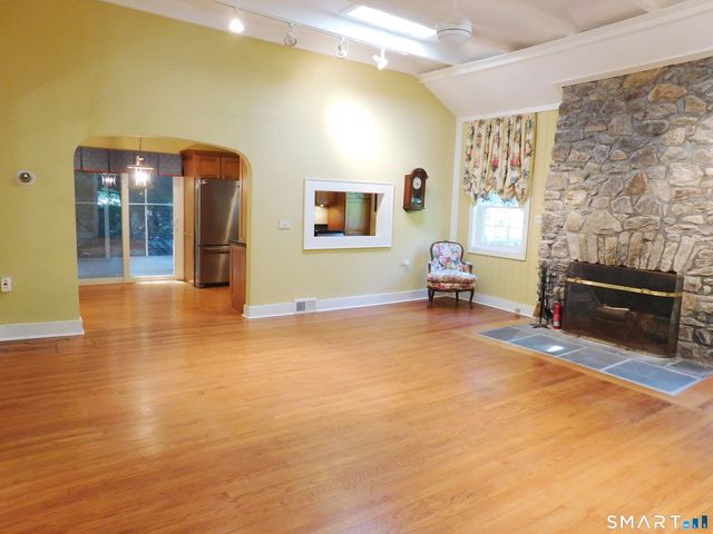 151 Great Quarter Road, Newtown, CT 06482