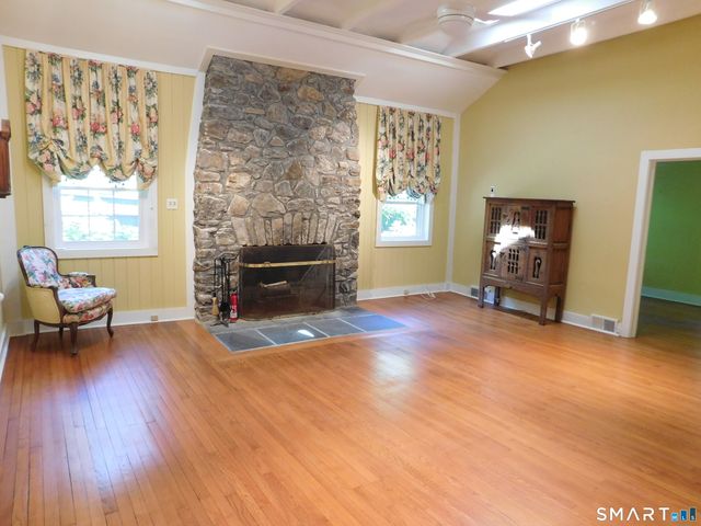 151 Great Quarter Road, Newtown, CT 06482