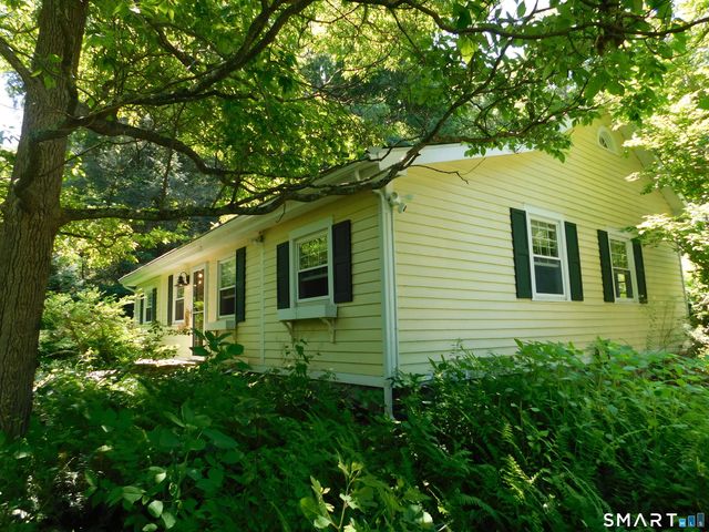 151 Great Quarter Road, Newtown, CT 06482