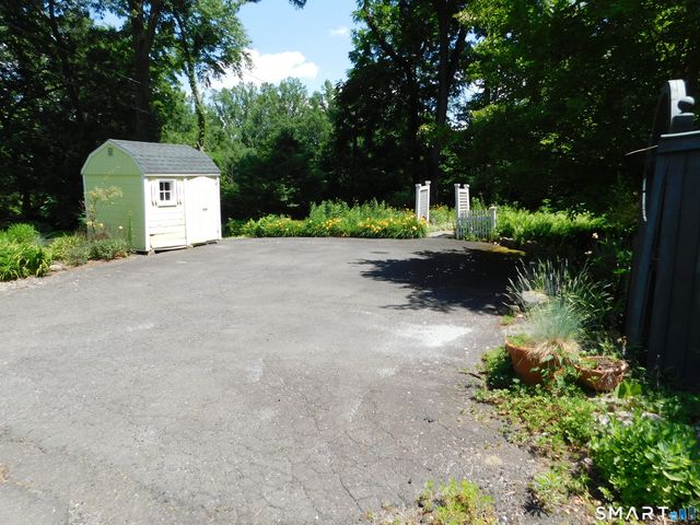 151 Great Quarter Road, Newtown, CT 06482