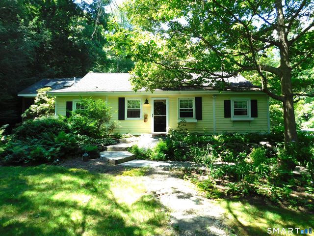 151 Great Quarter Road, Newtown, CT 06482