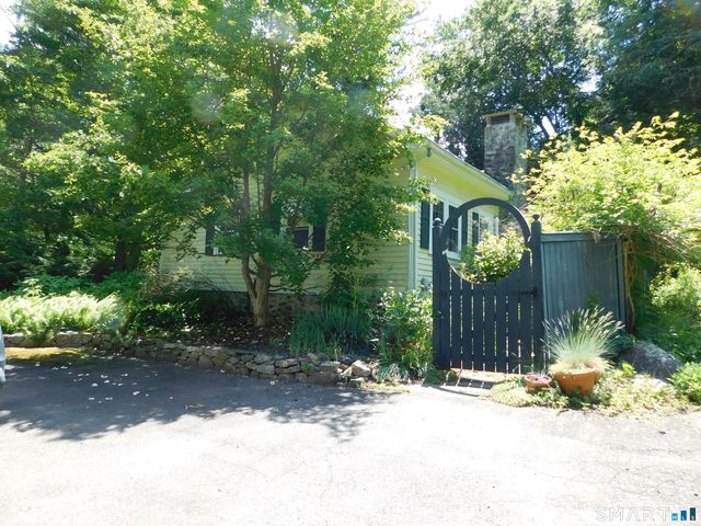151 Great Quarter Road, Newtown, CT 06482