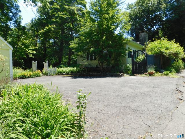 151 Great Quarter Road, Newtown, CT 06482
